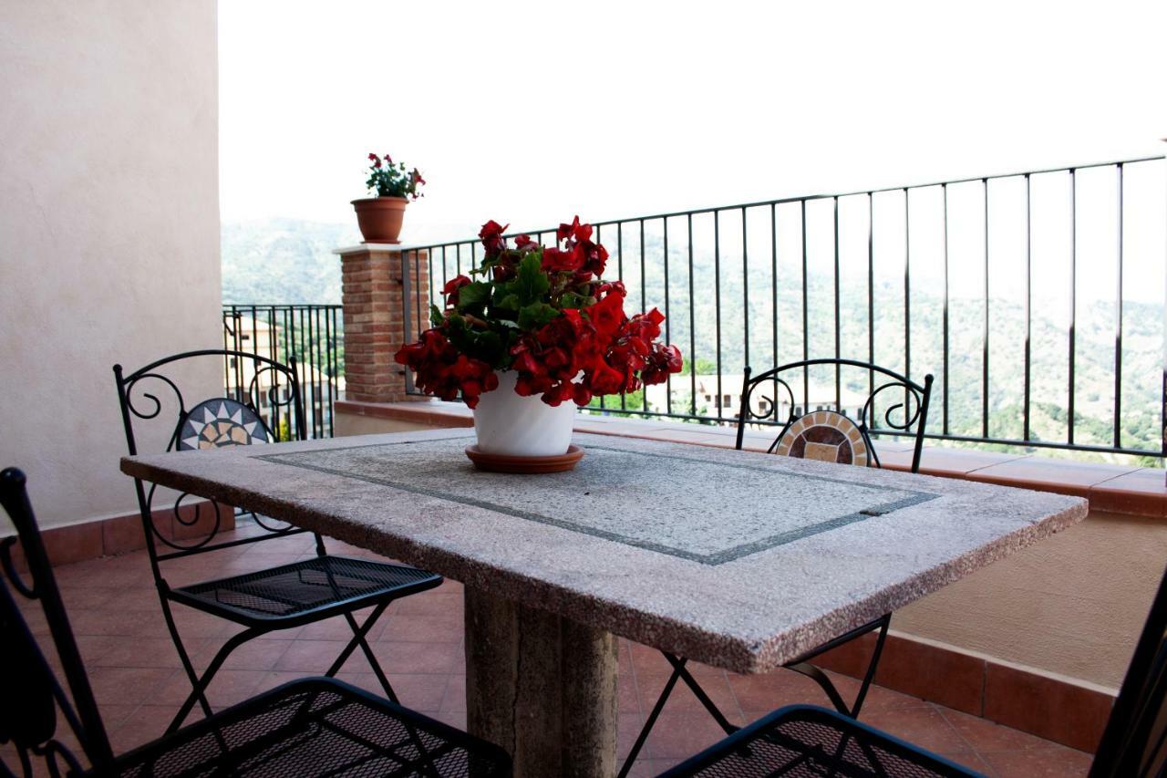 Casa Gambino Bed and Breakfast Savoca Eksteriør billede